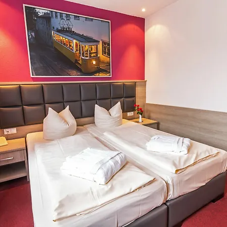 Bavaria Superior Hotel 3*